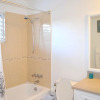 Отель Bay Pointe Yacht Club 2BD Apartment OLR, фото 9
