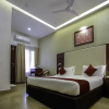 Отель OYO 26692 Alankar Elite Inns, фото 4
