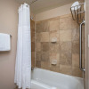 Отель Arlington Court Suites, a Clarion Collection Hotel, фото 9