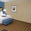 Отель Hampton Inn & Suites Charlotte Airport, фото 20