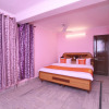 Отель OYO 10384 Hotel Rajesh Palace, фото 10