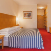Отель Ramada Hotels & Suites, фото 6