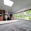Отель Bruiser Cozy Riverfront School Bus Pet Friendly, фото 13