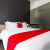 Отель RedDoorz Plus near Perbanas, фото 14