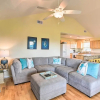Отель Bright Galveston Home: Walk to Sea Isle Beach!, фото 5