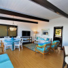 Отель The Mermaid - Completely Renovated 1960's Beachfront House 3 Bedroom Home by RedAwning, фото 10