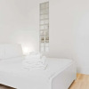 Отель Refined, Light 1 Bed Apt w Balcony in Brixton, фото 9