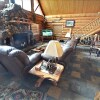 Отель High Lonesome - Three Bedroom Cabin, фото 2