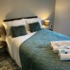 Отель Stunning 4-bed House in Derby, фото 7