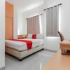 Отель Reddoorz Plus Near Galaxy Bekasi, фото 11