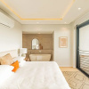 Отель Modern Sea Point Apartment w Rooftop Deck 9 on S, фото 2