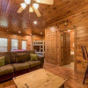 Отель The Great Outdoors - Two Bedroom Cabin, фото 2