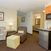 Отель White Pines Inn & Suites, фото 39