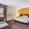 Отель Econo Lodge Whitehall near Michigan's Adventure, фото 8