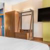 Отель Holiday Inn Express & Suites Clarion, фото 4