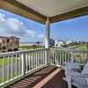 Отель Galveston Family Getaway, 1 Block to Beach!, фото 6