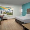 Отель Tru by Hilton Miami West Brickell, фото 7