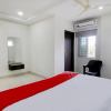 Отель OYO 82495 Pgr Guest Inn, фото 3