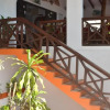 Отель La Louise Lodge Guest House, фото 5