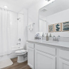Отель Lovely Townhome Sleeps 8 Eve101, фото 6