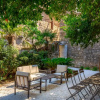 Отель Old Town House With Lush Private Garden, фото 12