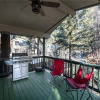 Отель Midtown Riverfront 1, 2 Bedrooms, Hot Tub, Sleeps 6, фото 6