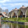 Отель Thatched villa with a dishwasher at Giethoorn, фото 32