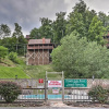 Отель Sevierville Cabin w/ Lake Access & Private Hot Tub, фото 1