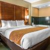 Отель Comfort Suites Madison West, фото 4