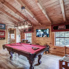 Отель Peaceful 4bed/3.5bath Luxury Cabin, Hot tub!, фото 11