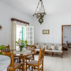 Отель Evanna Walk to Beach Sea Views A C Wifi Car Not Required - 3425, фото 8