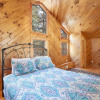 Отель Mountain View Holy Smoky Cabin by RedAwning, фото 6