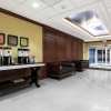 Отель Hampton Inn & Suites Jacksonville Deerwood Park, фото 2