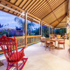 Отель Authentic 4BR Villa With a Touch of Wood, фото 17