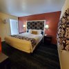 Отель Bluebird Day Inn & Suites, фото 37