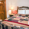 Отель Lazy R Cottages: 8 2 Bedroom Cabin, фото 3