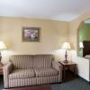 Отель Rodeway Inn & Suites, фото 23