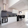 Отель Skyline Immaculate 2-bed Apartment in Swansea, фото 27