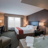 Отель Holiday Inn Express & Suites Green Bay East, an IHG Hotel, фото 4