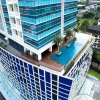Отель Two-bedroom Executive Serviced Apartment Oakwood Suites La Maison в Джакарте