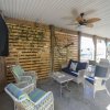 Отель Sandy Bottoms - Relax, Unwind, And Enjoy All The Beach Has To Offer 3 Bedroom Home by Redawning, фото 33
