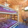 Отель Hemlock Inn - Eight Bedroom Cabin, фото 18