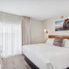 Отель Cape Suites Room 4 - Free Parking! 2 Bedroom Hotel Room by RedAwning, фото 2