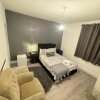 Отель Immaculate 3-bed House Near City in Sheffield, фото 6