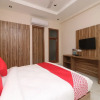 Отель OYO 24754 Brent wood, фото 15