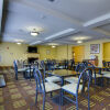 Отель Holiday Inn Express & Suites Kansas City Sport Complex Area, фото 11