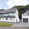 Отель The Wee Glasshouse - Stunning Views of Dalgety Bay, фото 1