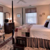 Отель Bentley Manor Inn, фото 1