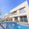 Отель WelHome - Luxe Villa With Private Pool Near The Beach, фото 14