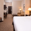Отель Holiday Inn Express and Suites Fairmont, an IHG Hotel, фото 5